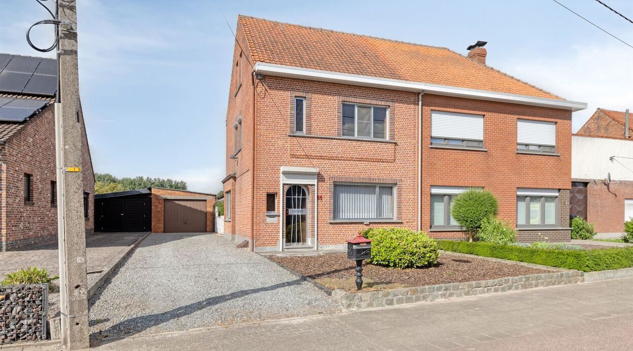 Half Open Bebouwing te koop in LIPPELO