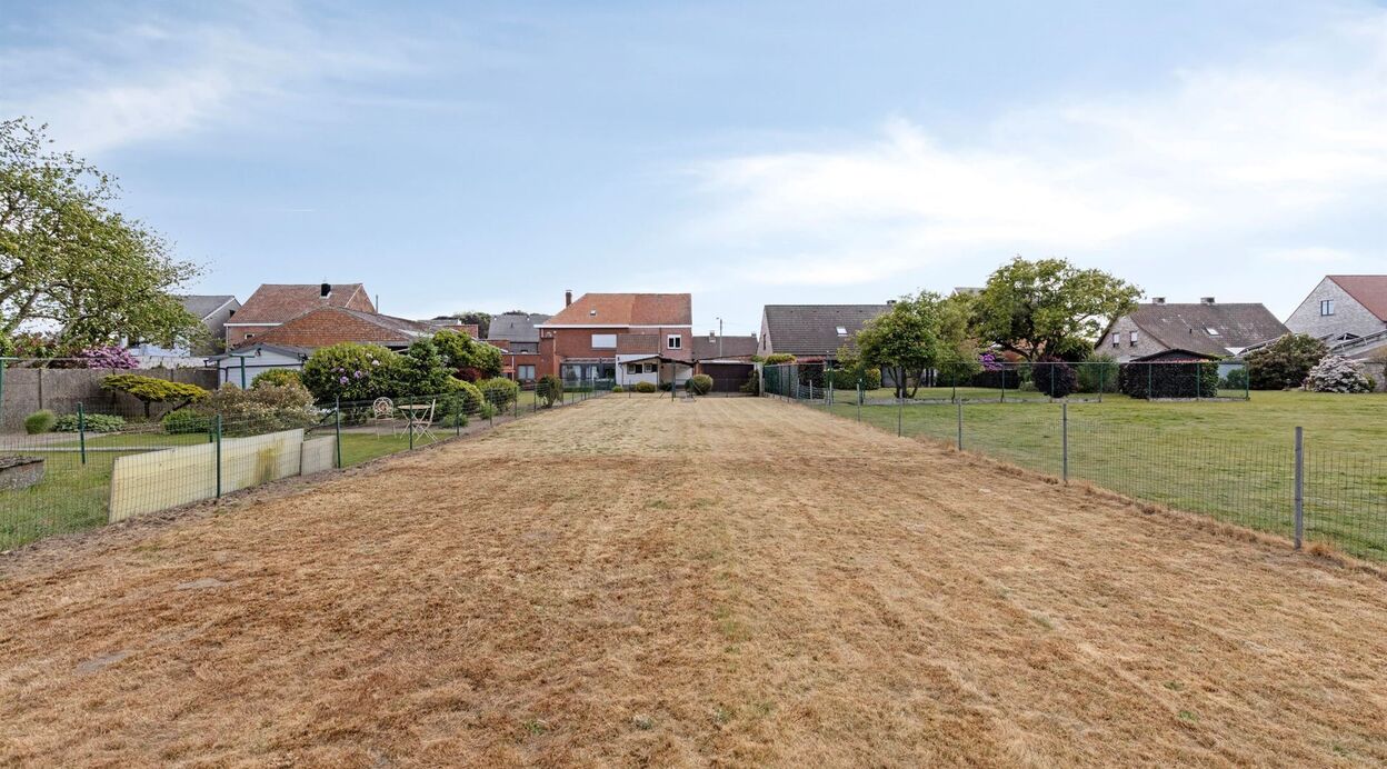 Half Open Bebouwing te koop in LIPPELO