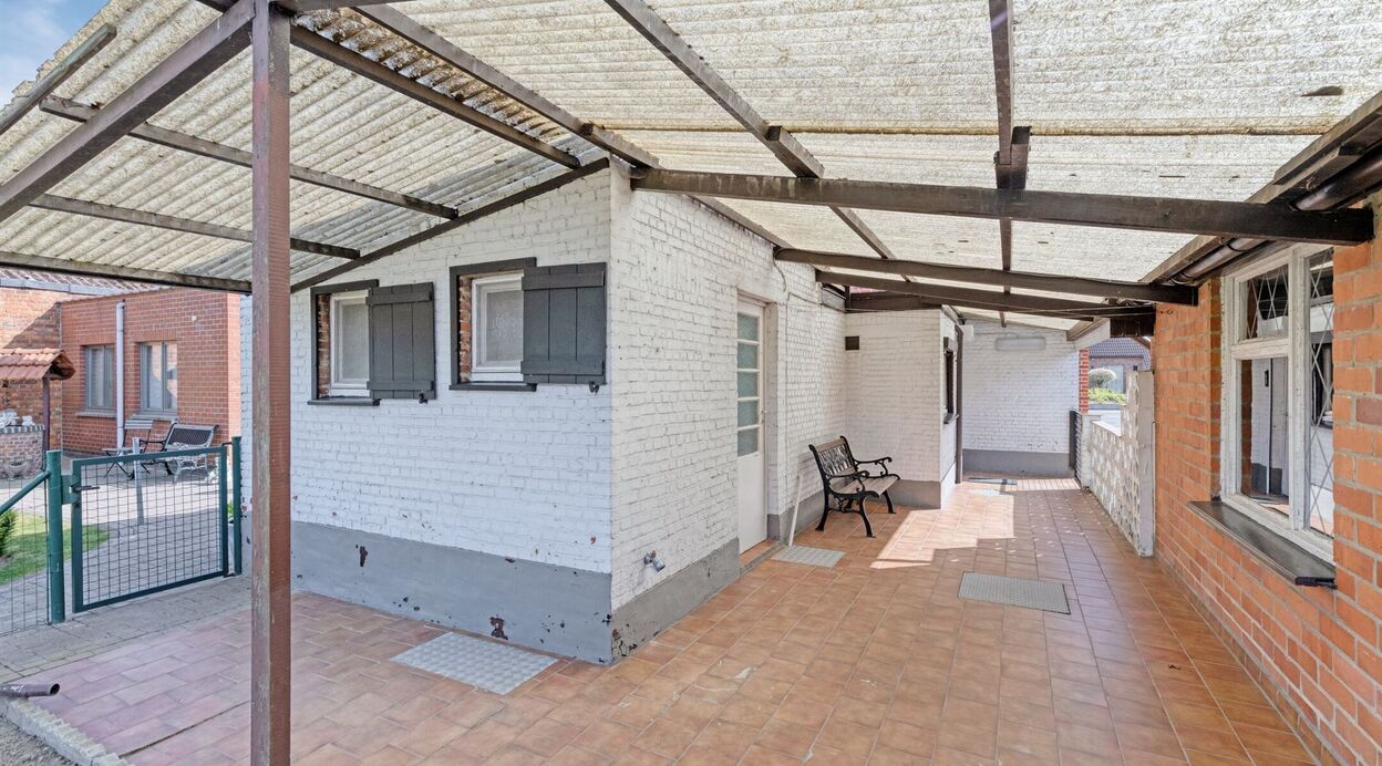 Half Open Bebouwing te koop in LIPPELO