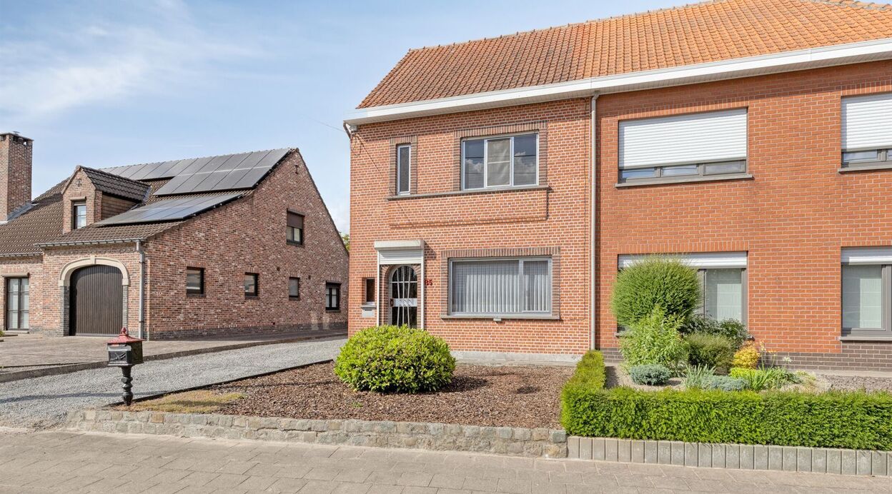 Half Open Bebouwing te koop in LIPPELO
