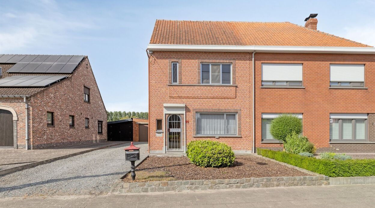 Half Open Bebouwing te koop in LIPPELO