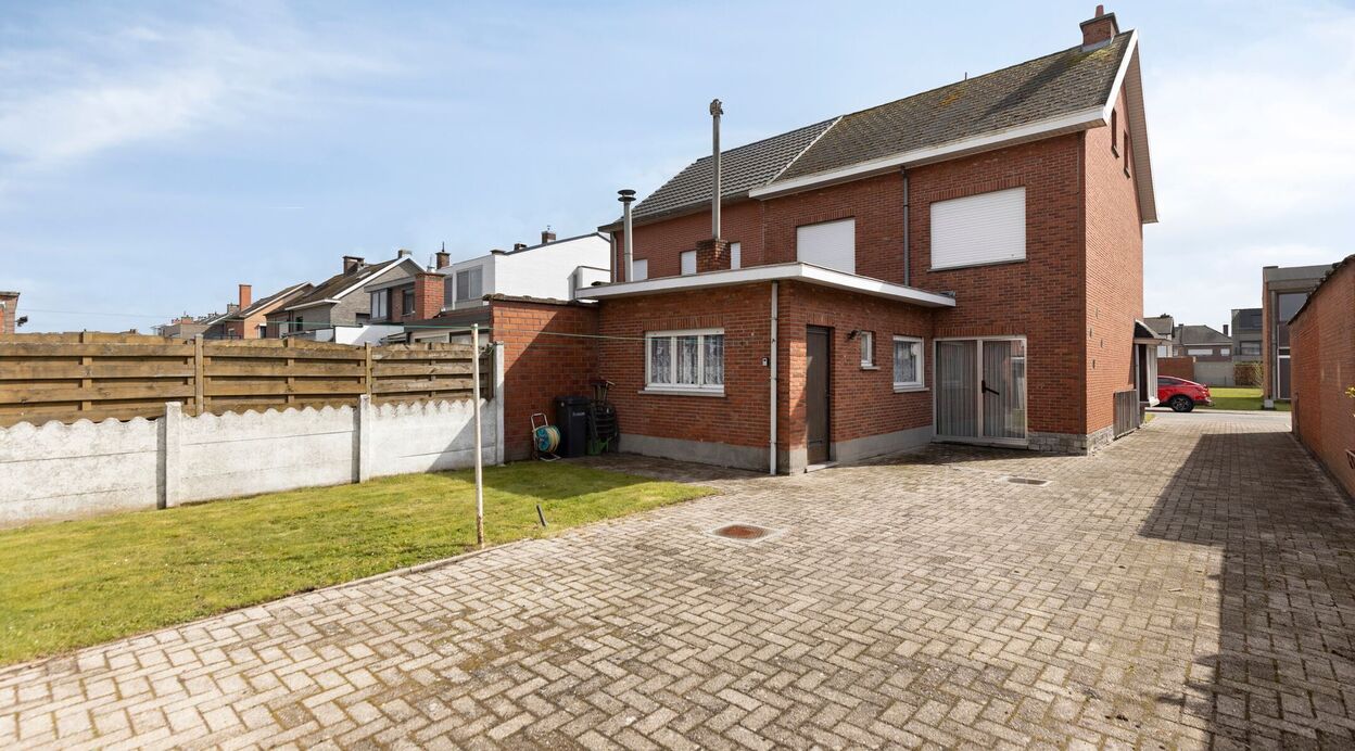 Half Open Bebouwing te koop in WILLEBROEK