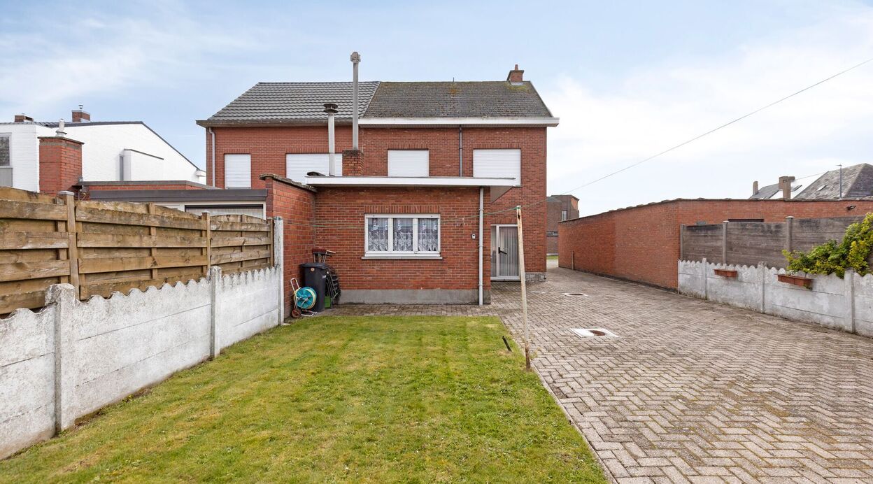 Half Open Bebouwing te koop in WILLEBROEK