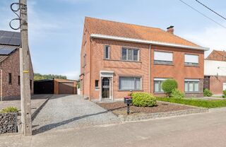 Half Open Bebouwing te koop in LIPPELO